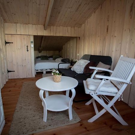Laivu Maja Ezerkrasti-2 Hotel Aluksne Bagian luar foto